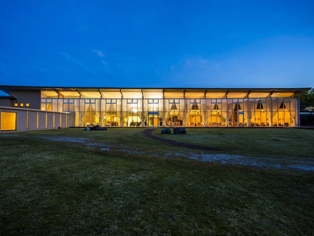 ホテル事業：峰山高原ホテルリラクシアをはじめ全国の宿泊施設運営実績マップと一覧（ホテルの夜景）